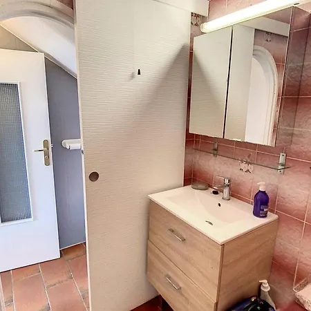 En Bord De Mer, Rez De Jardin, Acces - Fr-1-610-90 * Bormes-les-Mimosas